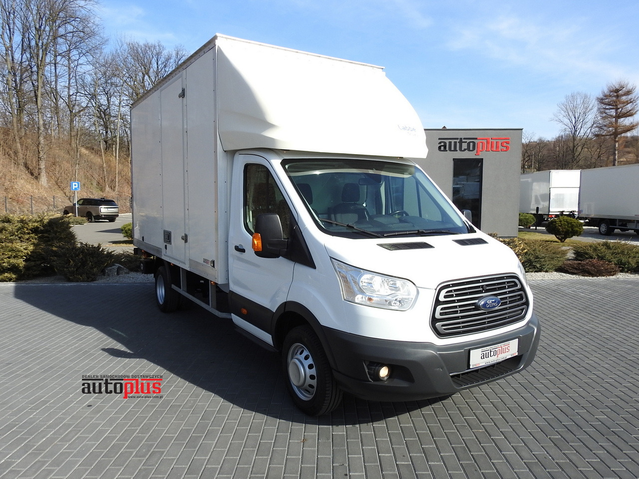 FORD TRANSIT BOX LIFT 8 PALLETS CRUISE CONTROL LED LIGHTS TWIN WHEELS AIR CONDITIONING 170HP - Van box: gambar 1 FORD TRANSIT BOX LIFT 8 PALLETS CRUISE CONTROL LED LIGHTS TWIN WHEELS AIR CONDITIONING 170HP - Van box: gambar 1