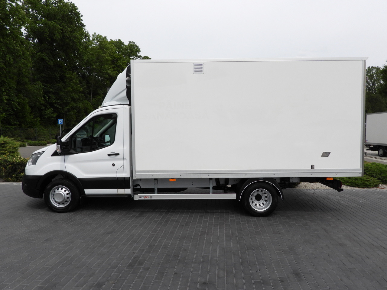 Van box FORD TRANSIT BOX / REFRIGERATOR BOX 5*C / CRUISE CONTROL LED LIGHTS TWIN WHEELS AIR CONDITIONING  130HP: gambar 9