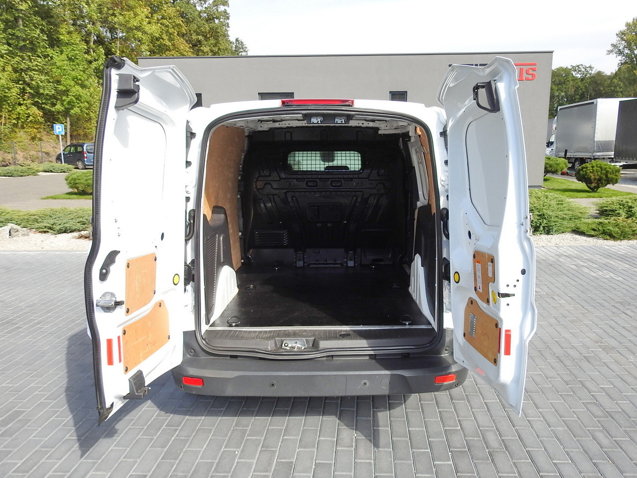 Van panel FORD TRANSIT CONNECT VAN CRUISE CONTROL NAVIGATION AIR CONDITIONING 100HP: gambar 12 Van panel FORD TRANSIT CONNECT VAN CRUISE CONTROL NAVIGATION AIR CONDITIONING 100HP: gambar 12