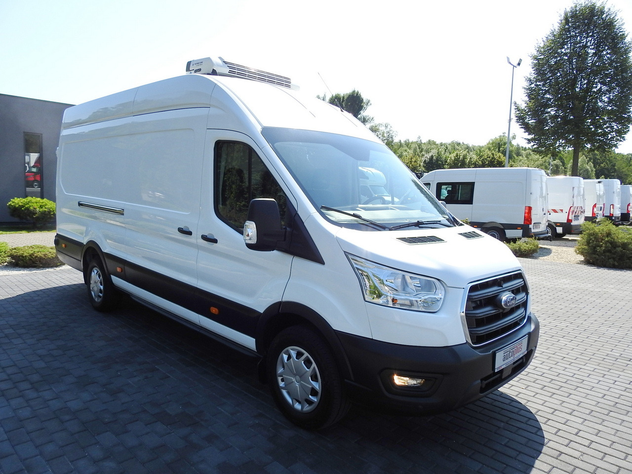 FORD TRANSIT REFRIGERATOR VAN 0*C HEATING FUNCTION CRUISE CONTROL AIR CONDITIONING LED LIGHTS 130HP - Van berpendingin: gambar 4 FORD TRANSIT REFRIGERATOR VAN 0*C HEATING FUNCTION CRUISE CONTROL AIR CONDITIONING LED LIGHTS 130HP - Van berpendingin: gambar 4