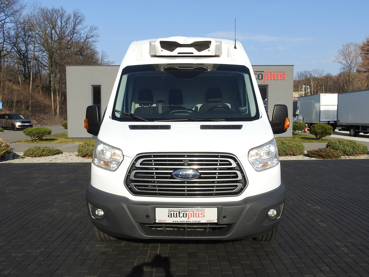 FORD TRANSIT REFRIGERATOR VAN 0°C HEATING FUNCTION CRUISE CONTROL LED LIGHTS AIR CONDITIONING 130HP - Van berpendingin: gambar 5 FORD TRANSIT REFRIGERATOR VAN 0°C HEATING FUNCTION CRUISE CONTROL LED LIGHTS AIR CONDITIONING 130HP - Van berpendingin: gambar 5