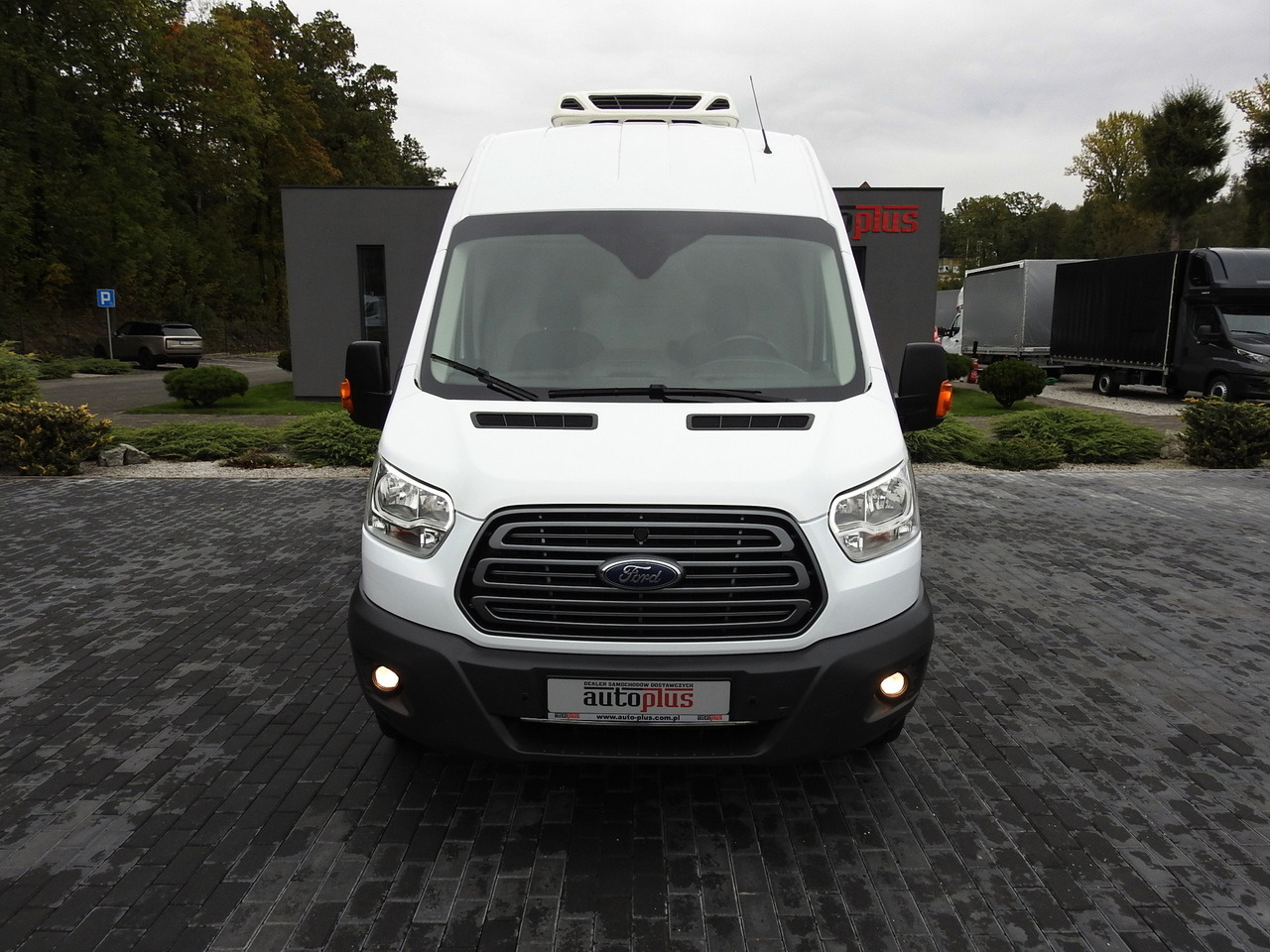 FORD TRANSIT REFRIGERATOR VAN 0*C HEATING FUNCTION POWER SUPPLY 230V CRUISE CONTROL NAVIGATION AIR CONDITIONING LED LIGHTS 130HP - Van berpendingin: gambar 5 FORD TRANSIT REFRIGERATOR VAN 0*C HEATING FUNCTION POWER SUPPLY 230V CRUISE CONTROL NAVIGATION AIR CONDITIONING LED LIGHTS 130HP - Van berpendingin: gambar 5