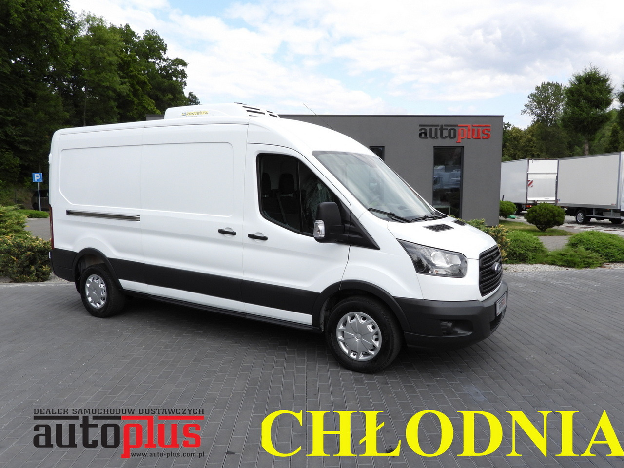 FORD TRANSIT REFRIGERATOR VAN 5*C AIR CONDITIONING 105HP - Van berpendingin: gambar 1 FORD TRANSIT REFRIGERATOR VAN 5*C AIR CONDITIONING 105HP - Van berpendingin: gambar 1