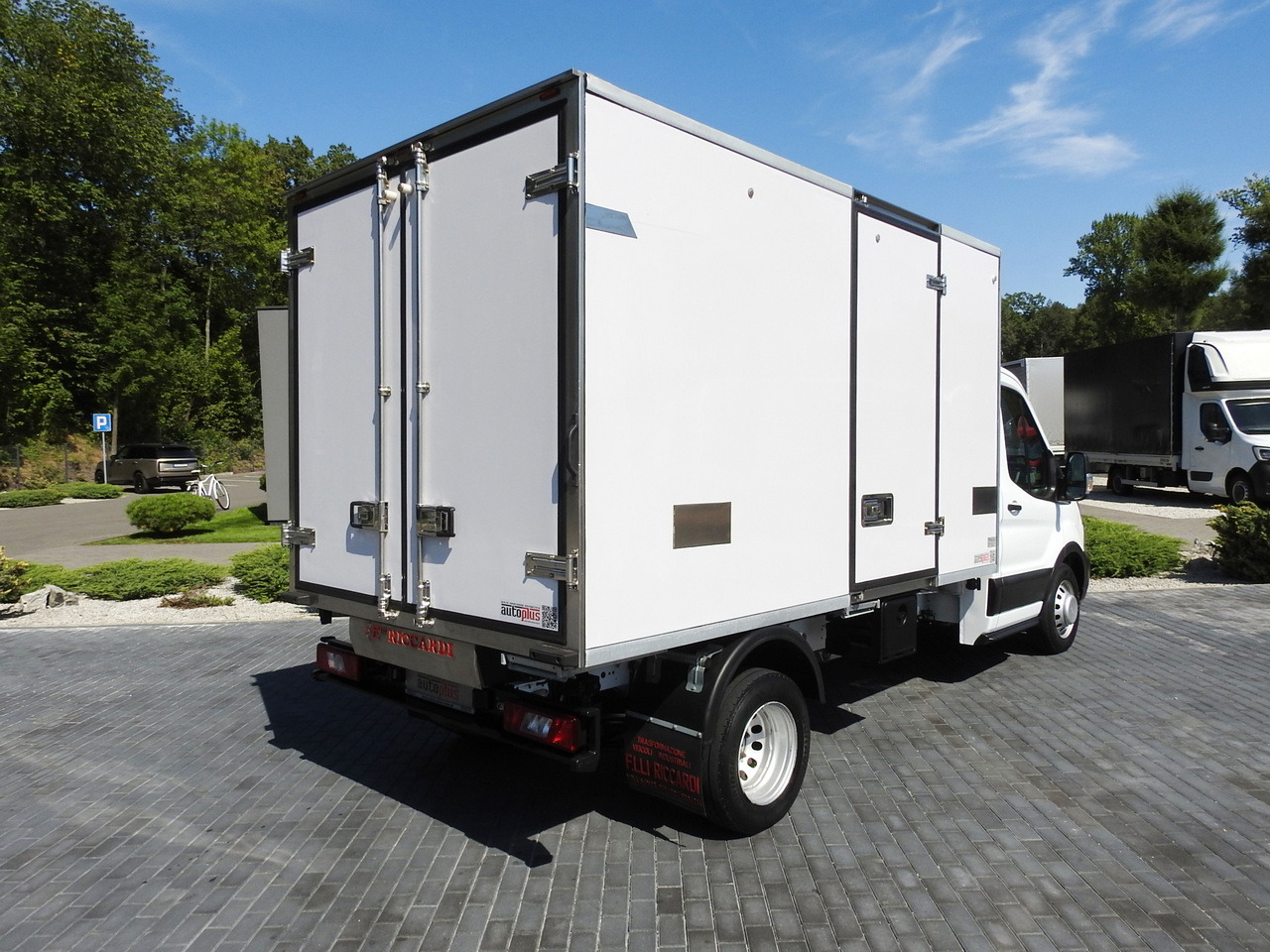 FORD TRANSIT REGRIGERATOR BOX 0*C POWER SUPPLY 230V CRUISE CONTROL AIR CONDITIONING TWIN WHEELS 170HP - Van berpendingin: gambar 3 FORD TRANSIT REGRIGERATOR BOX 0*C POWER SUPPLY 230V CRUISE CONTROL AIR CONDITIONING TWIN WHEELS 170HP - Van berpendingin: gambar 3