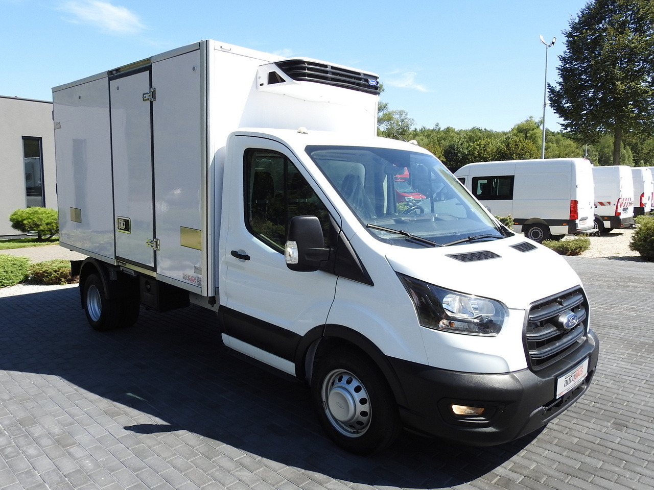 FORD TRANSIT REGRIGERATOR BOX 0*C POWER SUPPLY 230V CRUISE CONTROL AIR CONDITIONING TWIN WHEELS 170HP - Van berpendingin: gambar 4 FORD TRANSIT REGRIGERATOR BOX 0*C POWER SUPPLY 230V CRUISE CONTROL AIR CONDITIONING TWIN WHEELS 170HP - Van berpendingin: gambar 4
