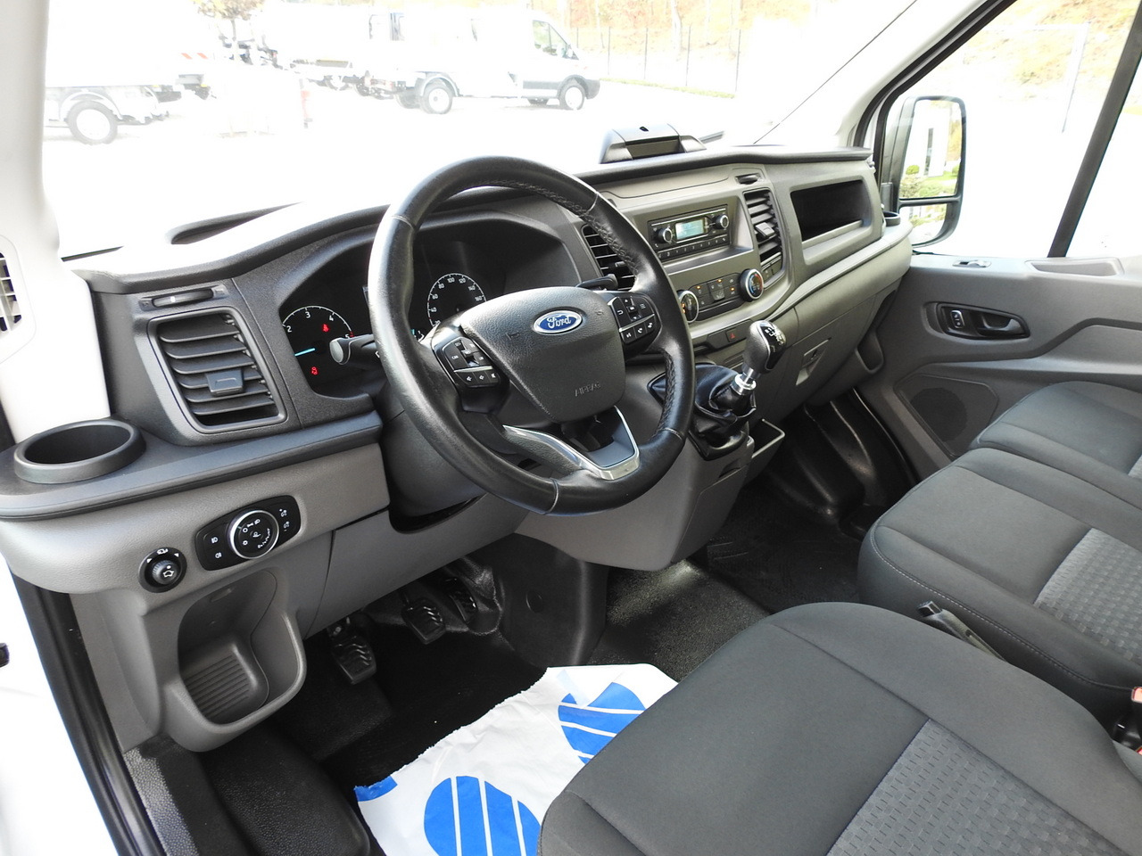 FORD TRANSIT REGRIGERATOR BOX -10*C POWER SUPPLY 230V CRUISE CONTROL AIR CONDITIONING LED LIGHTS PNEUMATICS TWIN WHEELS 130HP - Van berpendingin: gambar 2 FORD TRANSIT REGRIGERATOR BOX -10*C POWER SUPPLY 230V CRUISE CONTROL AIR CONDITIONING LED LIGHTS PNEUMATICS TWIN WHEELS 130HP - Van berpendingin: gambar 2