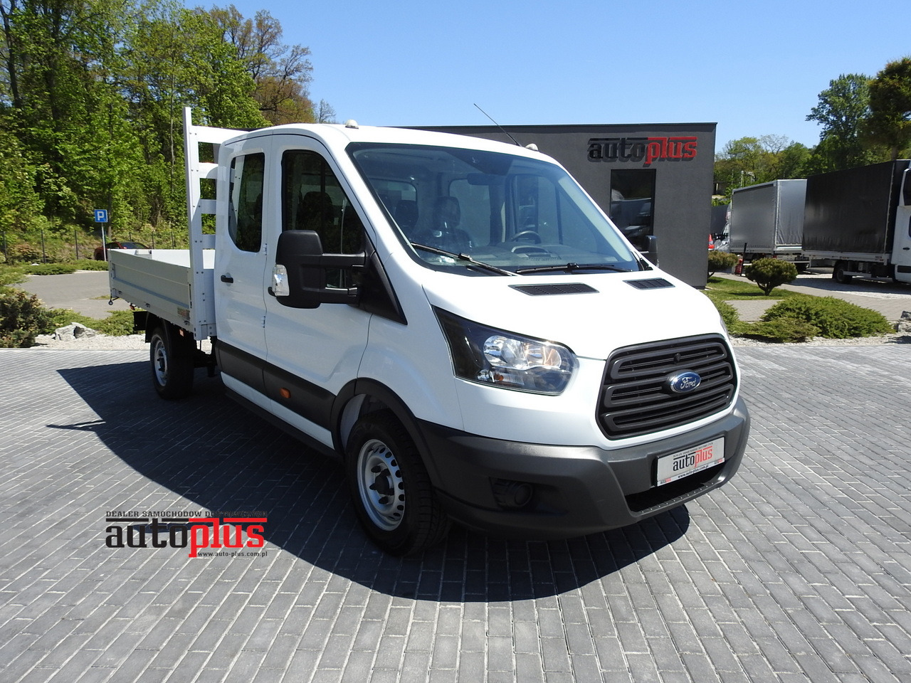 FORD TRANSIT STAKE BODY DOUBLE CABIN DOKA 7 SEATS AIR CONDITIONING 130HP - Van kombi: gambar 1 FORD TRANSIT STAKE BODY DOUBLE CABIN DOKA 7 SEATS AIR CONDITIONING 130HP - Van kombi: gambar 1