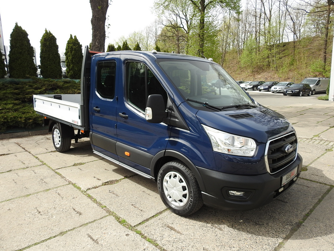 FORD TRANSIT STAKE BODY DOUBLE CABIN DOKA 7 SEATS CRUISE CONTROL AIR CONDITIONING LED LIGHTS 130HP - Van flatbed: gambar 4 FORD TRANSIT STAKE BODY DOUBLE CABIN DOKA 7 SEATS CRUISE CONTROL AIR CONDITIONING LED LIGHTS 130HP - Van flatbed: gambar 4