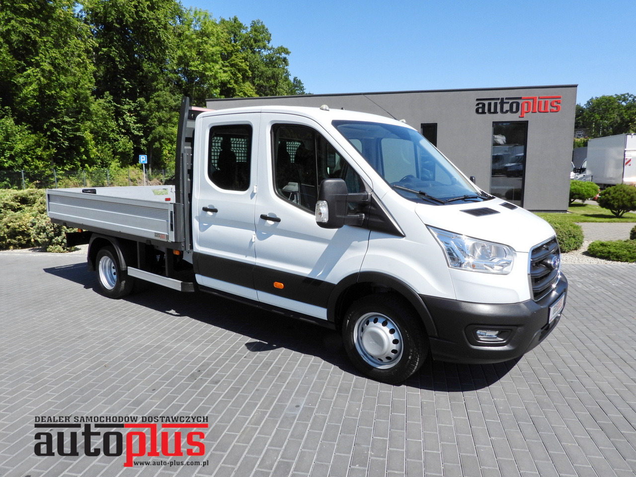 FORD TRANSIT STAKE BODY DOUBLE CABIN DOKA 7 SEATS TWIN WHEELS AIR CONDITIONING 130HP - Van kombi: gambar 1 FORD TRANSIT STAKE BODY DOUBLE CABIN DOKA 7 SEATS TWIN WHEELS AIR CONDITIONING 130HP - Van kombi: gambar 1