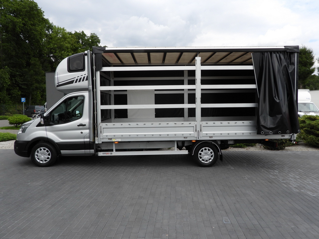 Van dengan terpal samping FORD TRANSIT TARPAULIN 10 PALLETS WEBASTO CRUISE CONTROL LED LIGHTS PNEUMATICS AIR CONDITIONING 160HP: gambar 9 Van dengan terpal samping FORD TRANSIT TARPAULIN 10 PALLETS WEBASTO CRUISE CONTROL LED LIGHTS PNEUMATICS AIR CONDITIONING 160HP: gambar 9