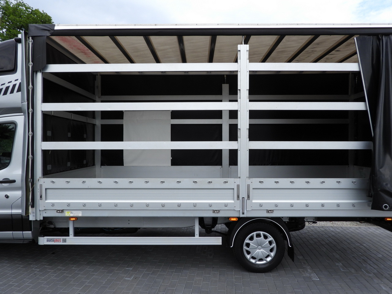 Van dengan terpal samping FORD TRANSIT TARPAULIN 10 PALLETS WEBASTO CRUISE CONTROL LED LIGHTS PNEUMATICS AIR CONDITIONING 160HP: gambar 25 Van dengan terpal samping FORD TRANSIT TARPAULIN 10 PALLETS WEBASTO CRUISE CONTROL LED LIGHTS PNEUMATICS AIR CONDITIONING 160HP: gambar 25