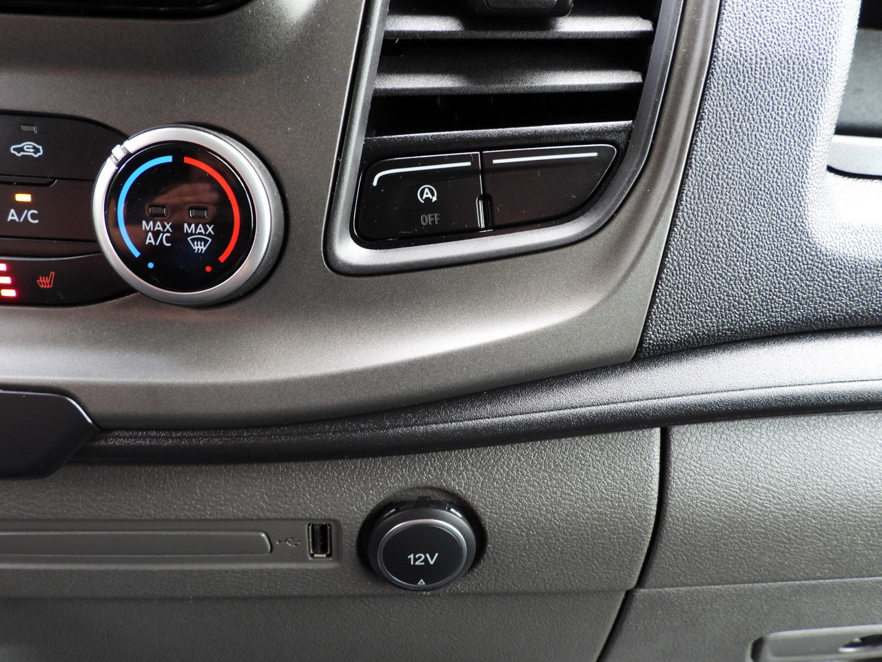 Van dengan terpal samping FORD TRANSIT TARPAULIN 10 PALLETS WEBASTO CRUISE CONTROL LED LIGHTS PNEUMATICS AIR CONDITIONING 160HP: gambar 41 Van dengan terpal samping FORD TRANSIT TARPAULIN 10 PALLETS WEBASTO CRUISE CONTROL LED LIGHTS PNEUMATICS AIR CONDITIONING 160HP: gambar 41