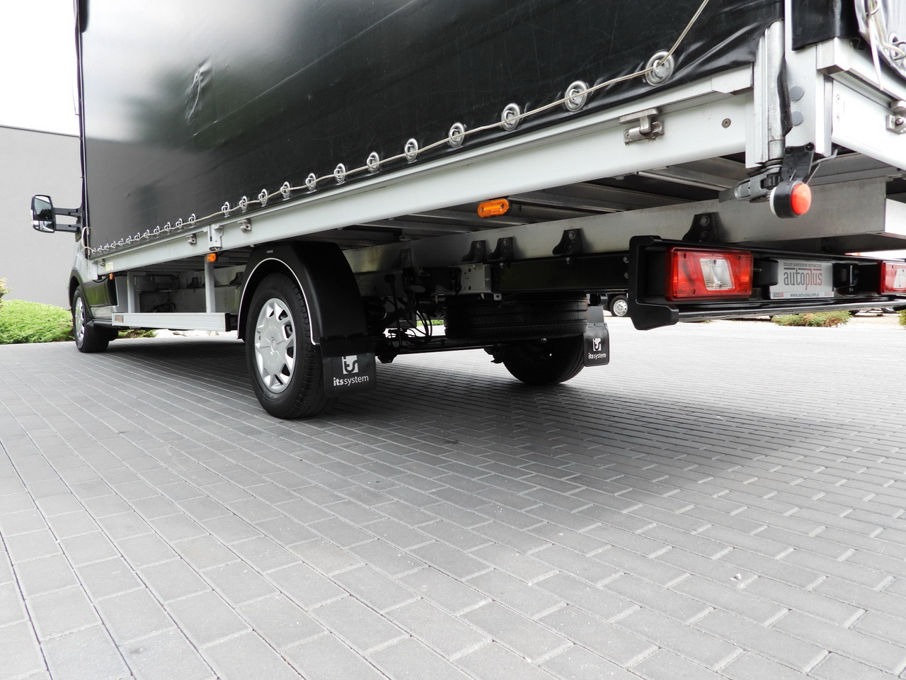 Van dengan terpal samping FORD TRANSIT TARPAULIN 10 PALLETS WEBASTO CRUISE CONTROL LED LIGHTS PNEUMATICS AIR CONDITIONING 160HP: gambar 16 Van dengan terpal samping FORD TRANSIT TARPAULIN 10 PALLETS WEBASTO CRUISE CONTROL LED LIGHTS PNEUMATICS AIR CONDITIONING 160HP: gambar 16