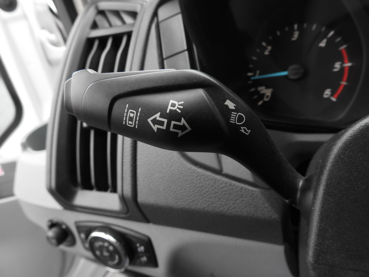 Van jungkit FORD TRANSIT TIPPER CRUISE CONTROL AIR CONDITIONING TWIN WHEELS  170HP: gambar 36