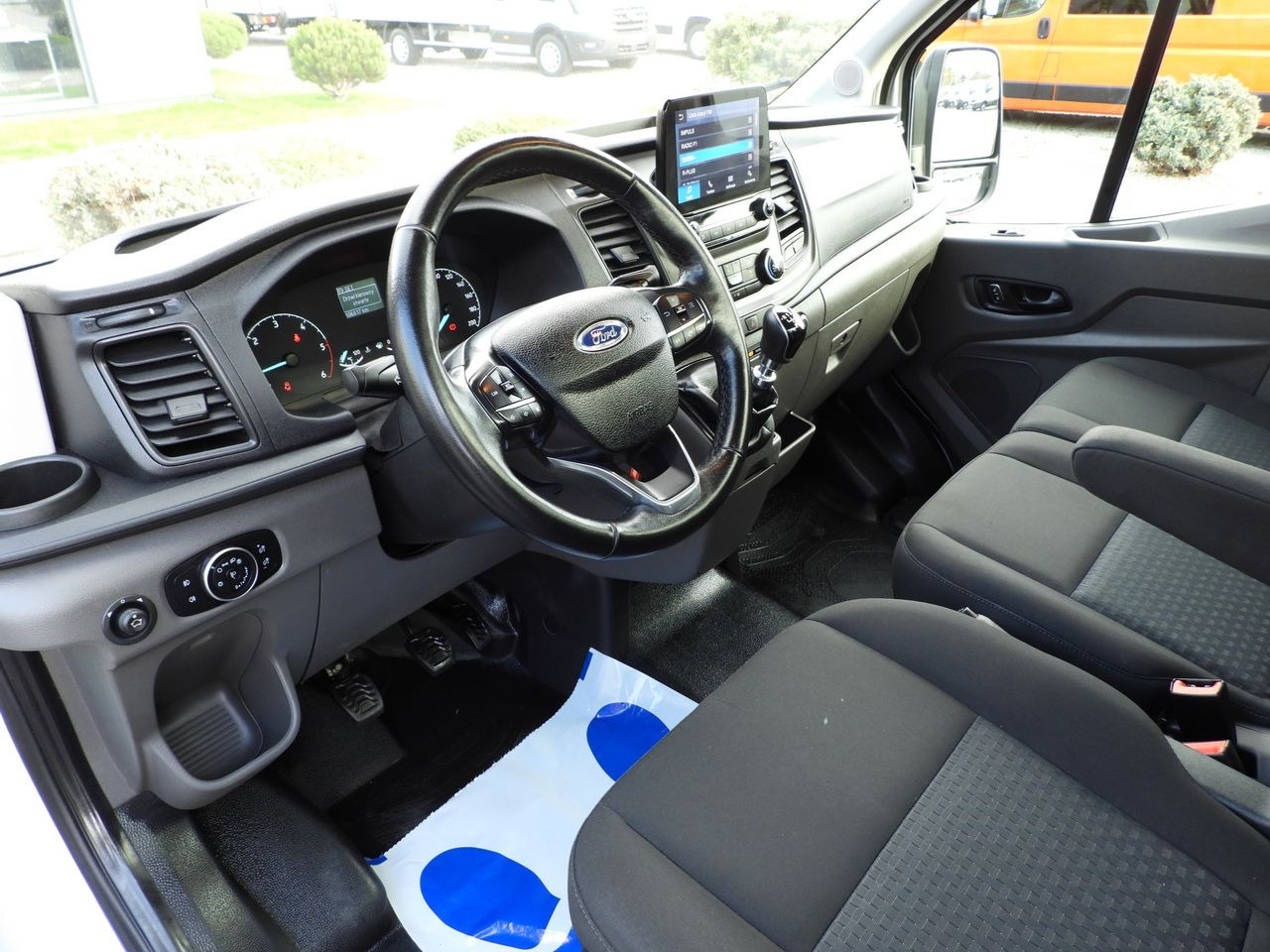 FORD TRANSIT TIPPER CRUISE CONTROL LED LIGHTS TWIN WHEELS AIR CONDITIONING 130HP - Van jungkit: gambar 2 FORD TRANSIT TIPPER CRUISE CONTROL LED LIGHTS TWIN WHEELS AIR CONDITIONING 130HP - Van jungkit: gambar 2