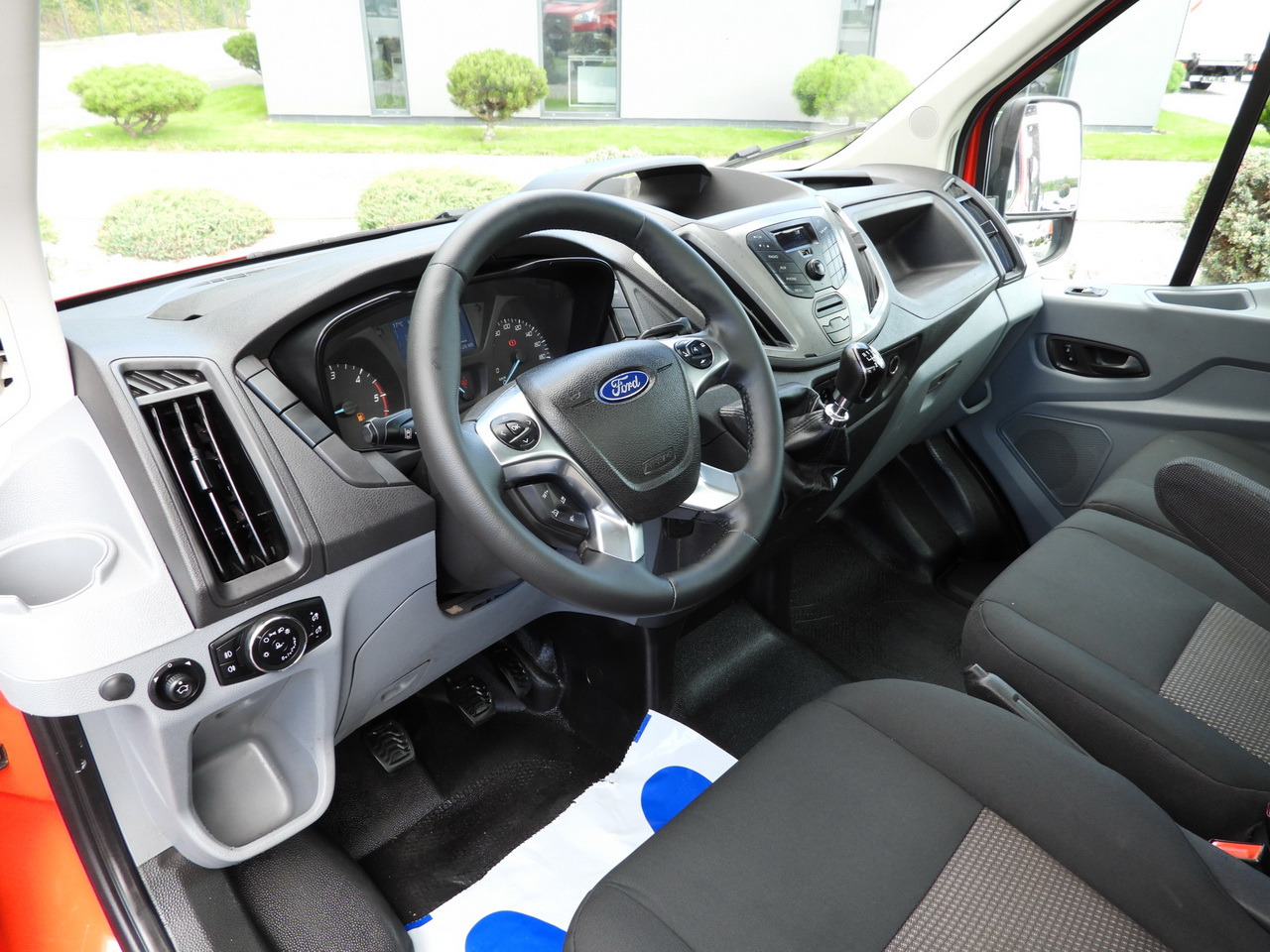 FORD TRANSIT TIPPER CRUISE CONTROL LED LIGHTS TWIN WHEELS AIR CONDITIONING 170HP - Van jungkit: gambar 2 FORD TRANSIT TIPPER CRUISE CONTROL LED LIGHTS TWIN WHEELS AIR CONDITIONING 170HP - Van jungkit: gambar 2
