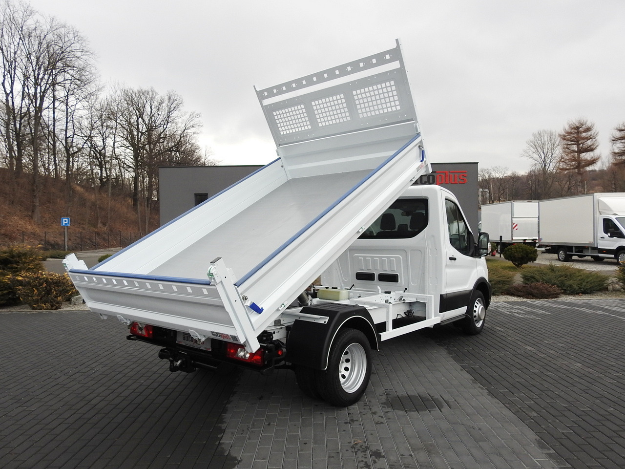 FORD TRANSIT TIPPER LED LIGHTS TWIN WHEELS AIR CONDITIONING 130HP - Van jungkit: gambar 3 FORD TRANSIT TIPPER LED LIGHTS TWIN WHEELS AIR CONDITIONING 130HP - Van jungkit: gambar 3