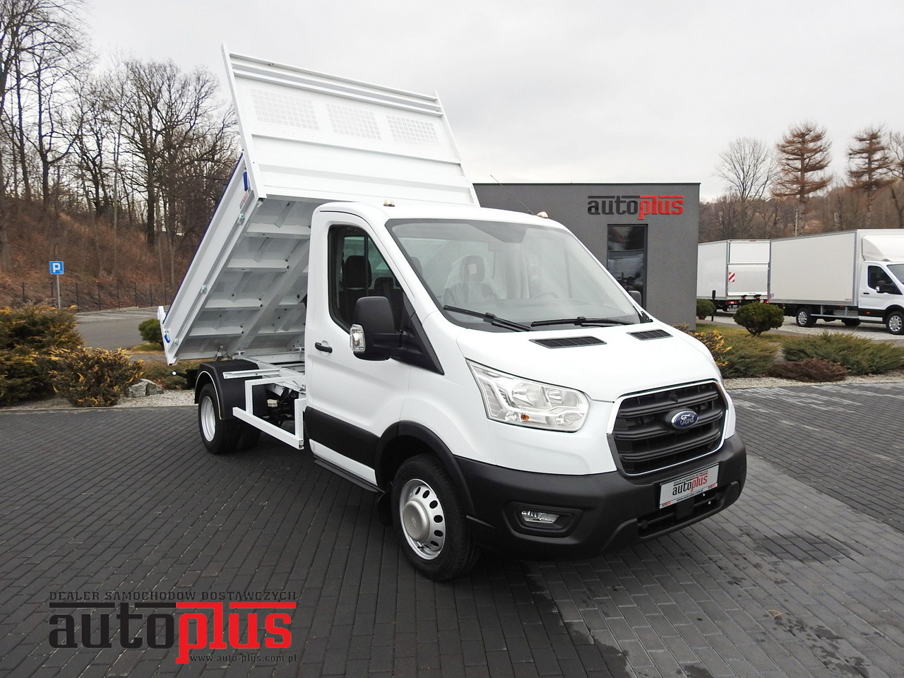 FORD TRANSIT TIPPER LED LIGHTS TWIN WHEELS AIR CONDITIONING 130HP - Van jungkit: gambar 1 FORD TRANSIT TIPPER LED LIGHTS TWIN WHEELS AIR CONDITIONING 130HP - Van jungkit: gambar 1