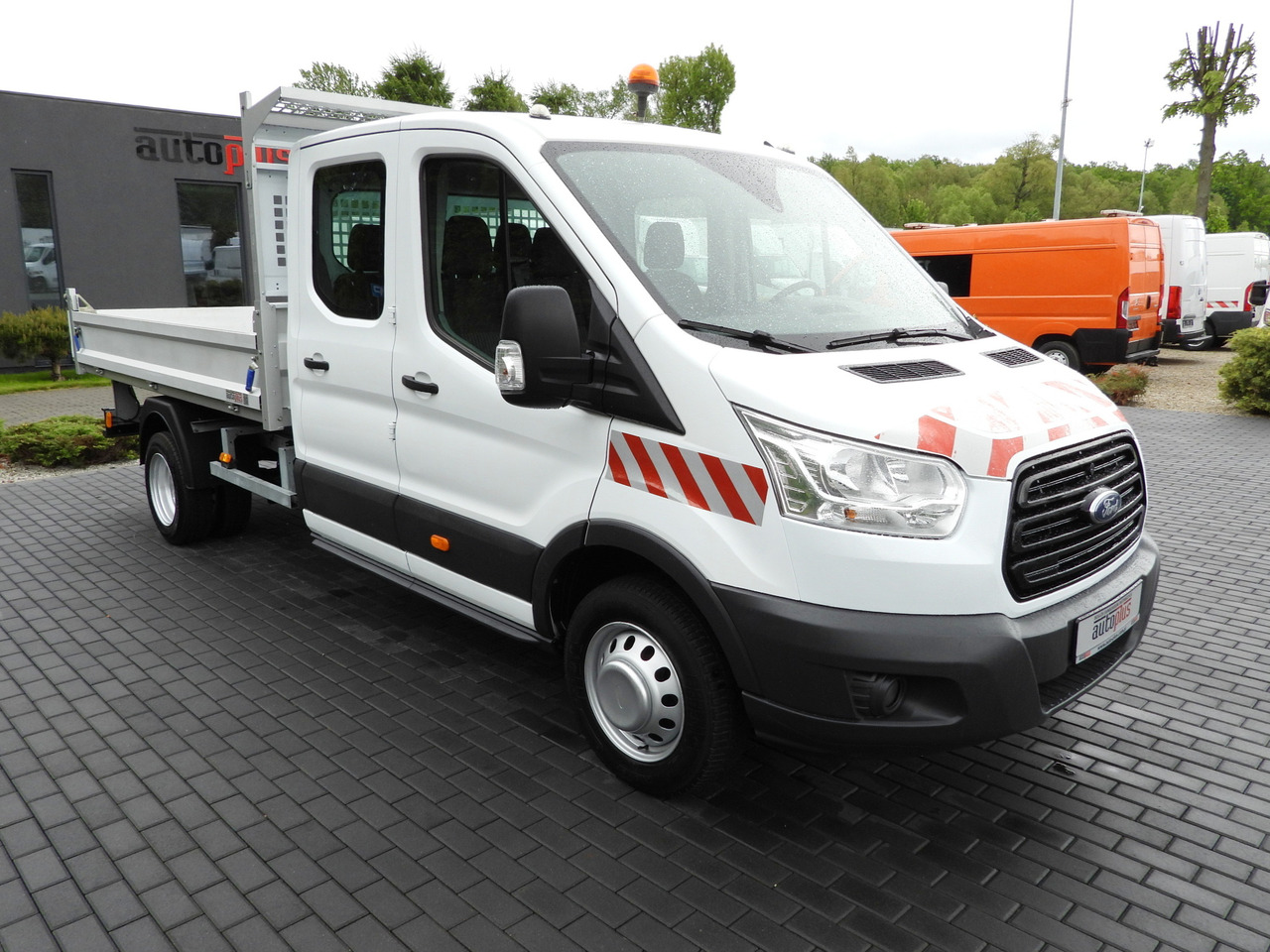 Ford TRANSIT KIPPER DOPPELKABINE DOKA 6 SITZE - Van jungkit, Van kombi: gambar 4 Ford TRANSIT KIPPER DOPPELKABINE DOKA 6 SITZE - Van jungkit, Van kombi: gambar 4