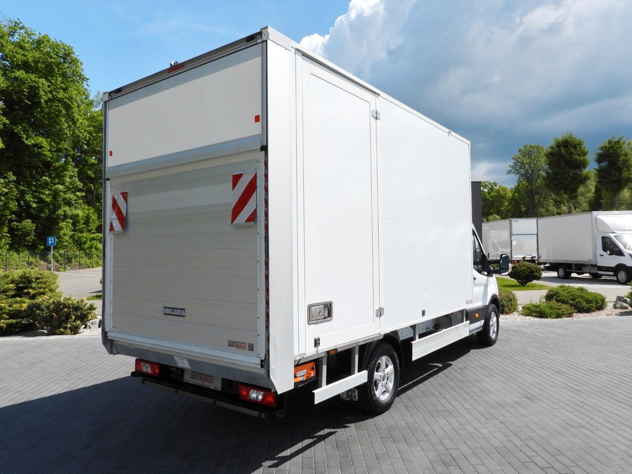 Ford TRANSIT KOFFER AUFZUG 8 PALETTEN TEMPOMAT - Van box: gambar 3 Ford TRANSIT KOFFER AUFZUG 8 PALETTEN TEMPOMAT - Van box: gambar 3