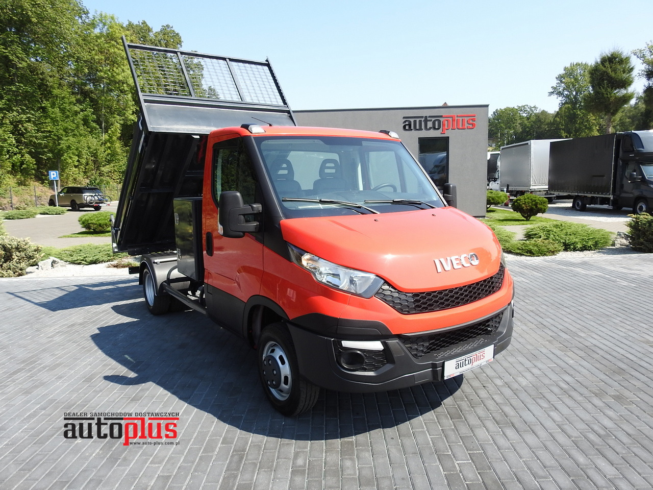IVECO DAILY 35C13 TIPPER CRUISE CONTROL AIR CONDITIONING TWIN WHEELS 130HP - Van jungkit: gambar 1 IVECO DAILY 35C13 TIPPER CRUISE CONTROL AIR CONDITIONING TWIN WHEELS 130HP - Van jungkit: gambar 1