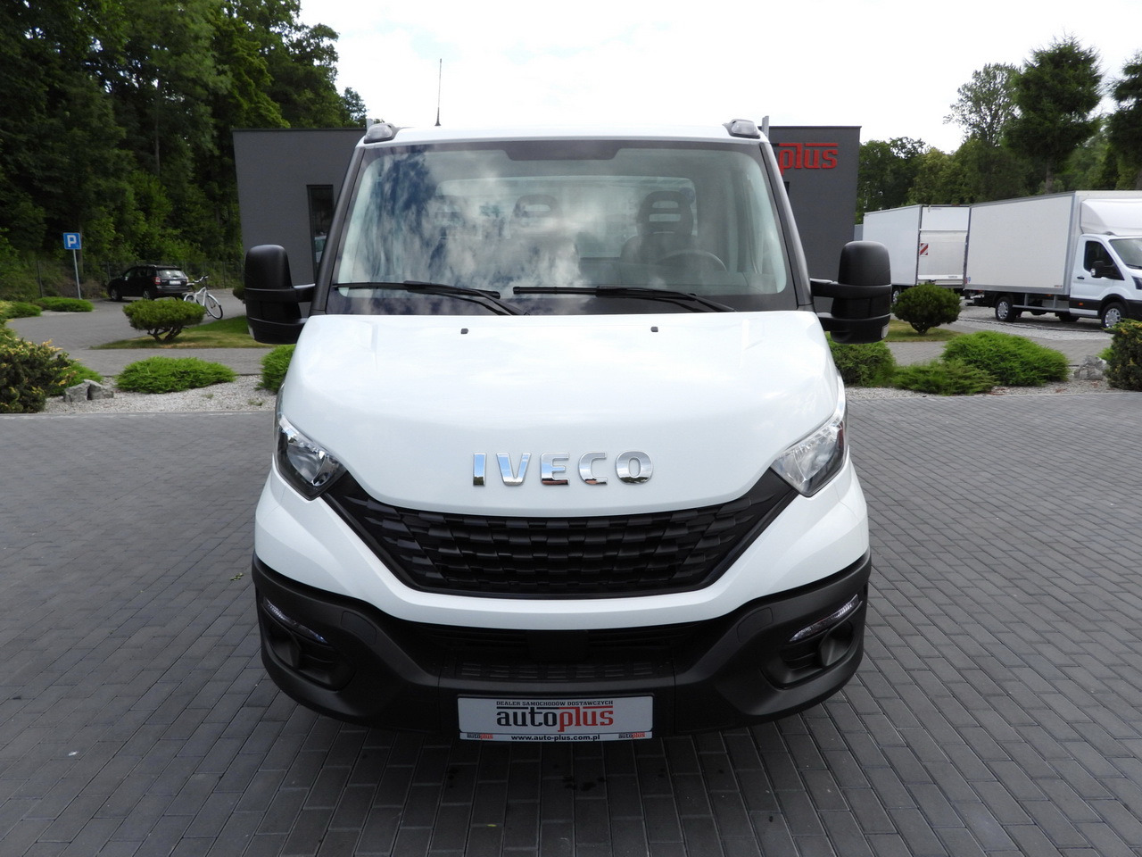 IVECO DAILY 35C14 CRUISE CONTROL TWIN WHEELS AIR CONDITIONING 140HP - Van jungkit: gambar 5 IVECO DAILY 35C14 CRUISE CONTROL TWIN WHEELS AIR CONDITIONING 140HP - Van jungkit: gambar 5