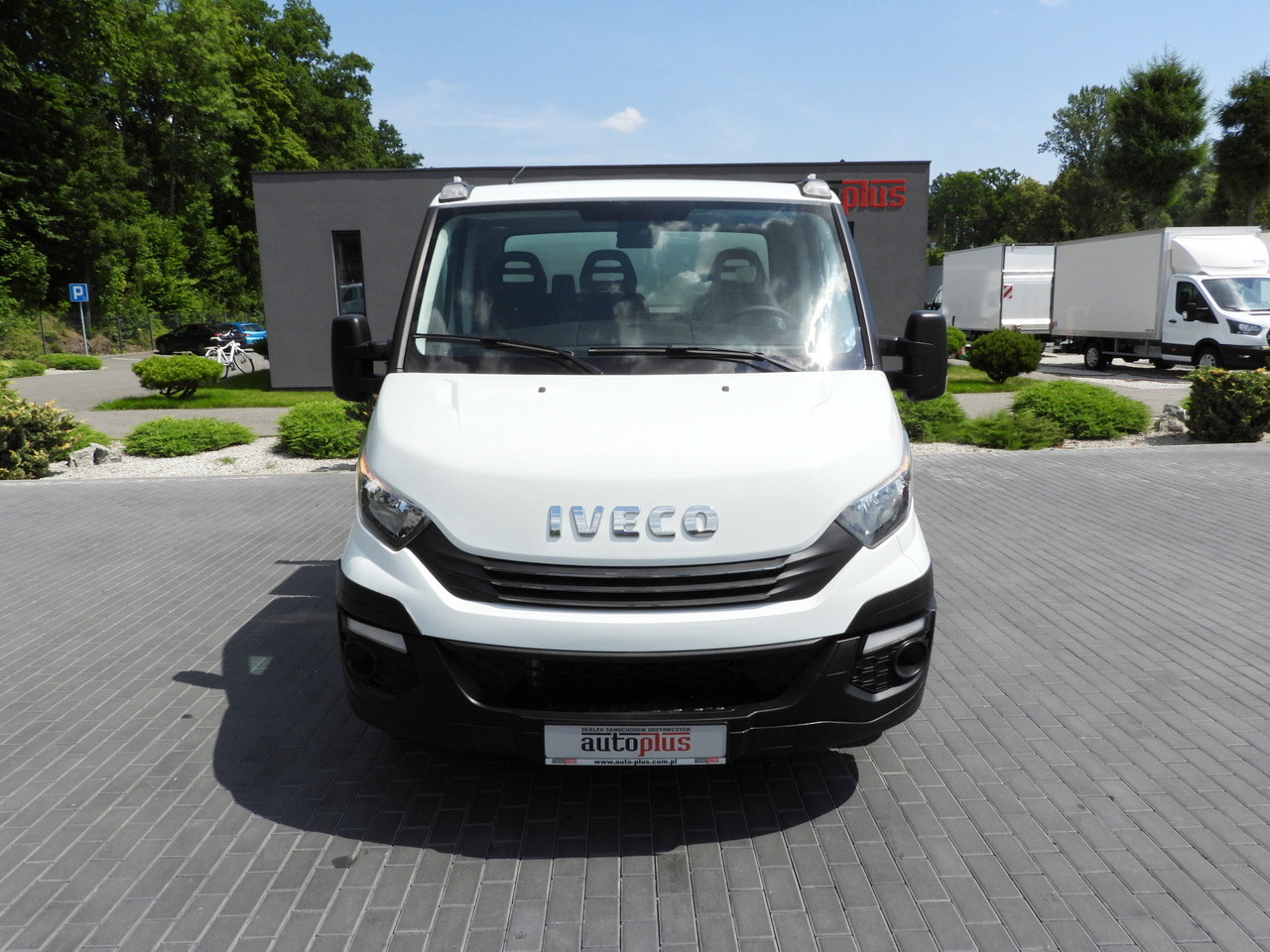 IVECO DAILY 35C15 TIPPER CRUISE CONTROL TWIN WHEELS AIR CONDITIONING 150HP - Van jungkit: gambar 5 IVECO DAILY 35C15 TIPPER CRUISE CONTROL TWIN WHEELS AIR CONDITIONING 150HP - Van jungkit: gambar 5