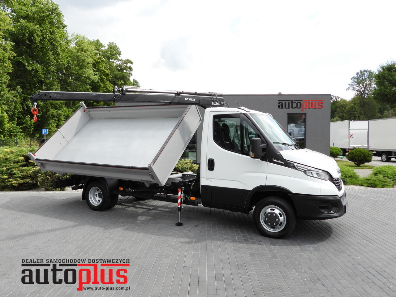 IVECO DAILY 35C18 THREE-WAY TIPPER 3 HDS SEATS CRUISE CONTROL LED LIGHTS AUTOMATIC TRANSMISSION HI-MATIC TWIN WHEELS AIR CONDITIONING 180HP - Van jungkit: gambar 1 IVECO DAILY 35C18 THREE-WAY TIPPER 3 HDS SEATS CRUISE CONTROL LED LIGHTS AUTOMATIC TRANSMISSION HI-MATIC TWIN WHEELS AIR CONDITIONING 180HP - Van jungkit: gambar 1