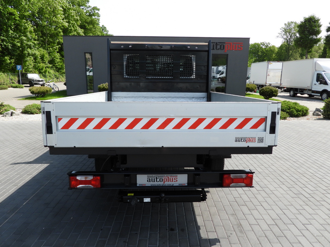 Van kombi IVECO DAILY 35S12 STAKE BODY DOUBLE CABIN DOKA 7 SEATS AIR CONDITIONING  120HP: gambar 10