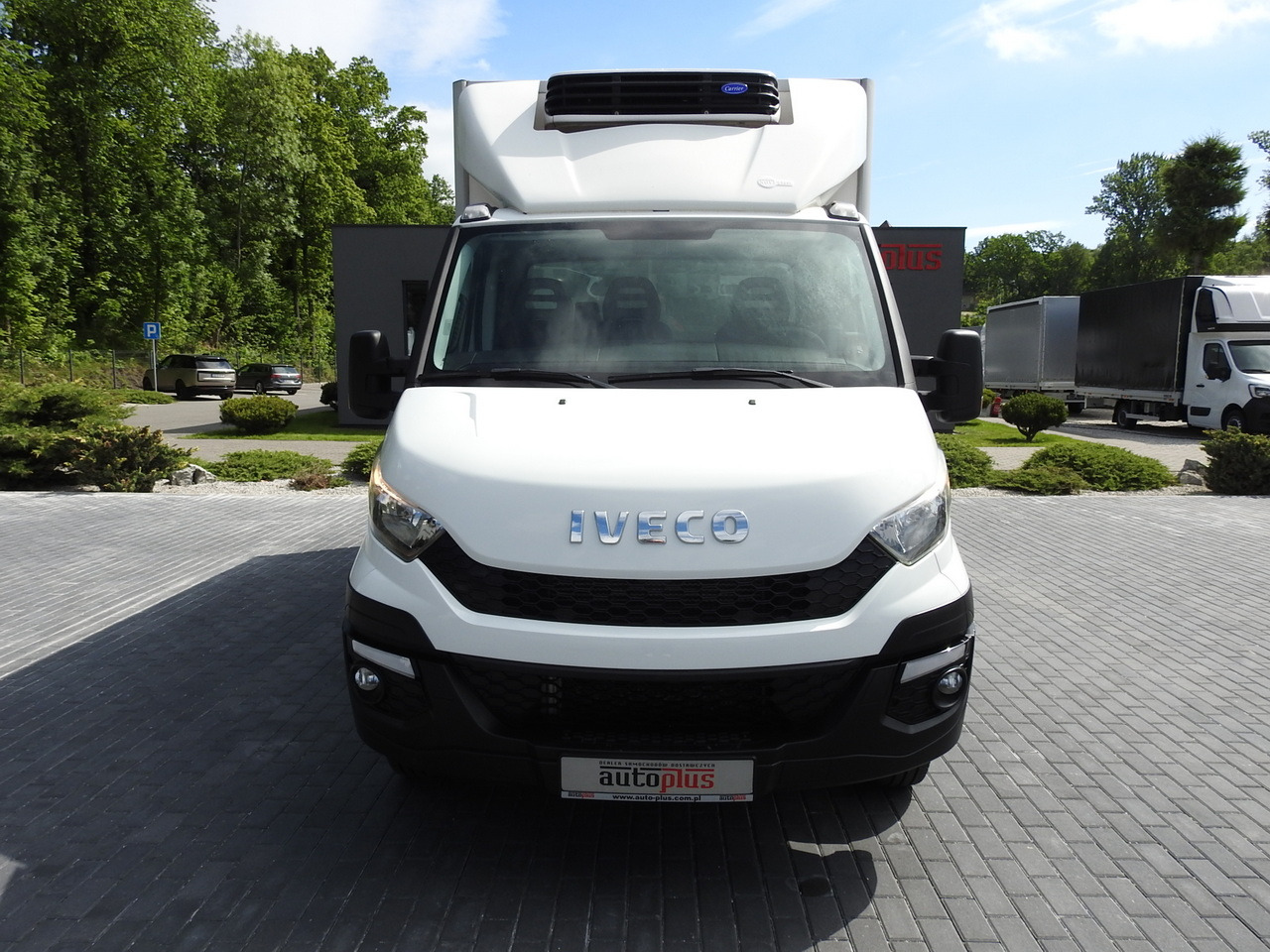 IVECO DAILY 35S15 REGRIGERATOR BOX -12*C 8 PALLETS CRUISE CONTROL TWIN WHEELS AIR CONDITIONING 150HP - Van berpendingin: gambar 5 IVECO DAILY 35S15 REGRIGERATOR BOX -12*C 8 PALLETS CRUISE CONTROL TWIN WHEELS AIR CONDITIONING 150HP - Van berpendingin: gambar 5
