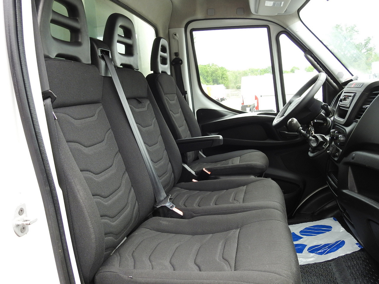 Van berpendingin IVECO DAILY 35S15 REGRIGERATOR BOX -12*C 8 PALLETS CRUISE CONTROL TWIN WHEELS AIR CONDITIONING  150HP: gambar 40
