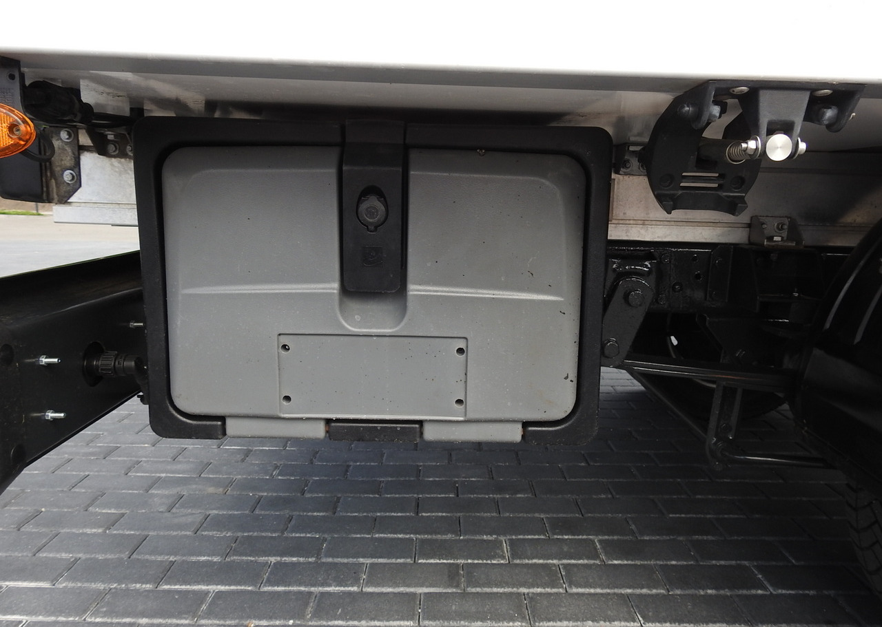 Van berpendingin IVECO DAILY 35S15 REGRIGERATOR BOX -12*C 8 PALLETS CRUISE CONTROL TWIN WHEELS AIR CONDITIONING  150HP: gambar 24