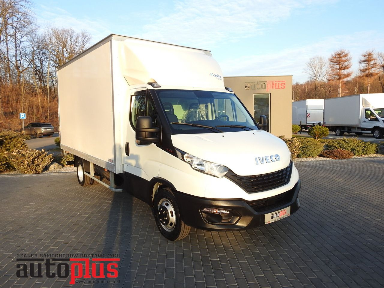 IVECO DAILY 35S16 BOX LIFT 8 PALLETS CRUISE CONTROL AIR CONDITIONING TWIN WHEELS 160HP - Van box: gambar 1 IVECO DAILY 35S16 BOX LIFT 8 PALLETS CRUISE CONTROL AIR CONDITIONING TWIN WHEELS 160HP - Van box: gambar 1