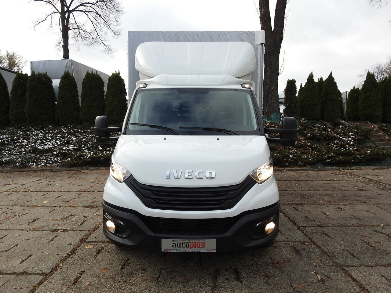 IVECO DAILY 35S16 NEW TARPAULIN LIFT 8 PALLETS CRUISE CONTROL AIR CONDITIONING 160HP - Van dengan terpal samping: gambar 5 IVECO DAILY 35S16 NEW TARPAULIN LIFT 8 PALLETS CRUISE CONTROL AIR CONDITIONING 160HP - Van dengan terpal samping: gambar 5