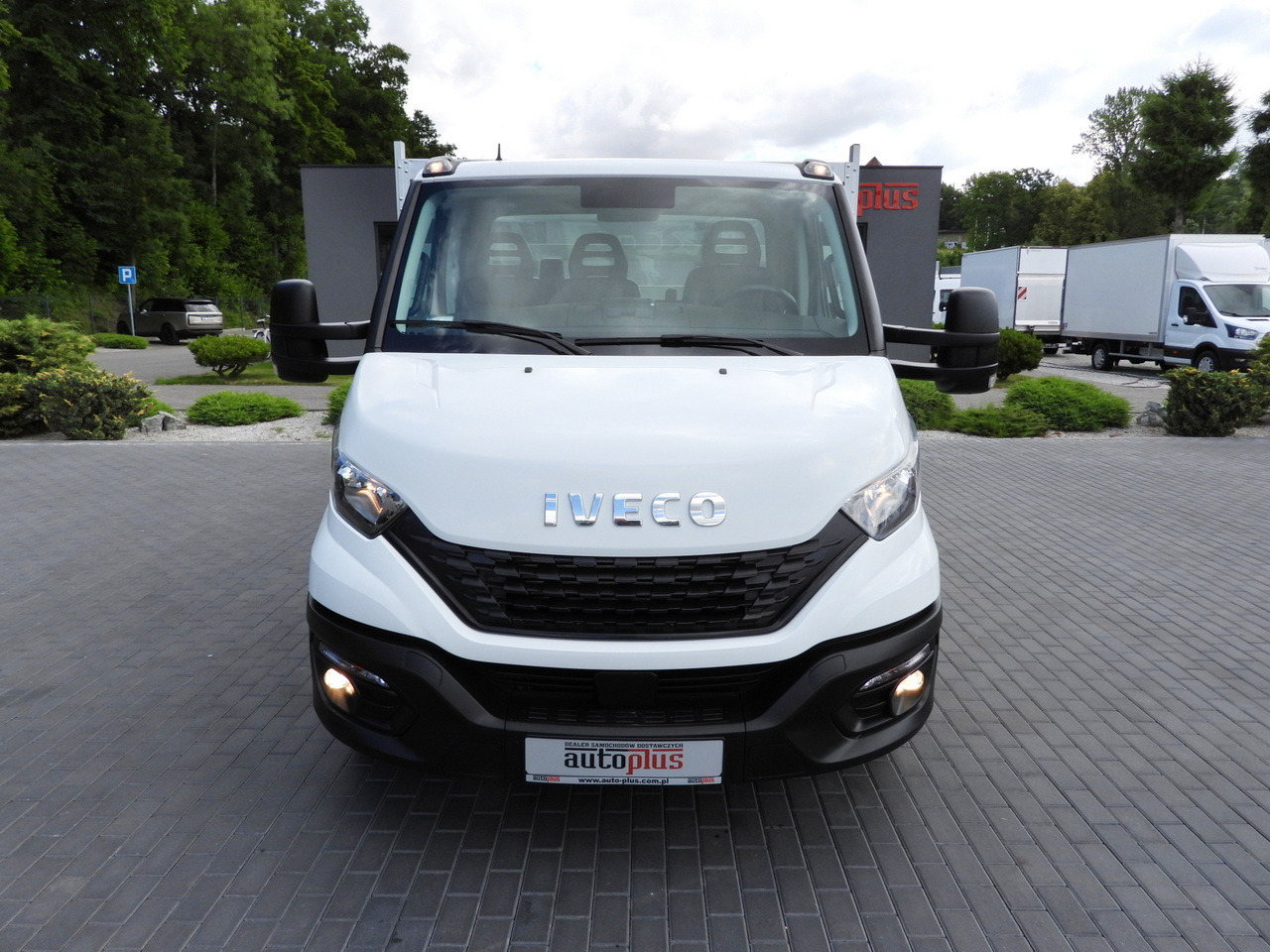 IVECO DAILY 35S16 STAKE BODY 10 PALLETS CRUISE CONTROL AIR CONDITIONING 160HP - Van flatbed: gambar 5 IVECO DAILY 35S16 STAKE BODY 10 PALLETS CRUISE CONTROL AIR CONDITIONING 160HP - Van flatbed: gambar 5