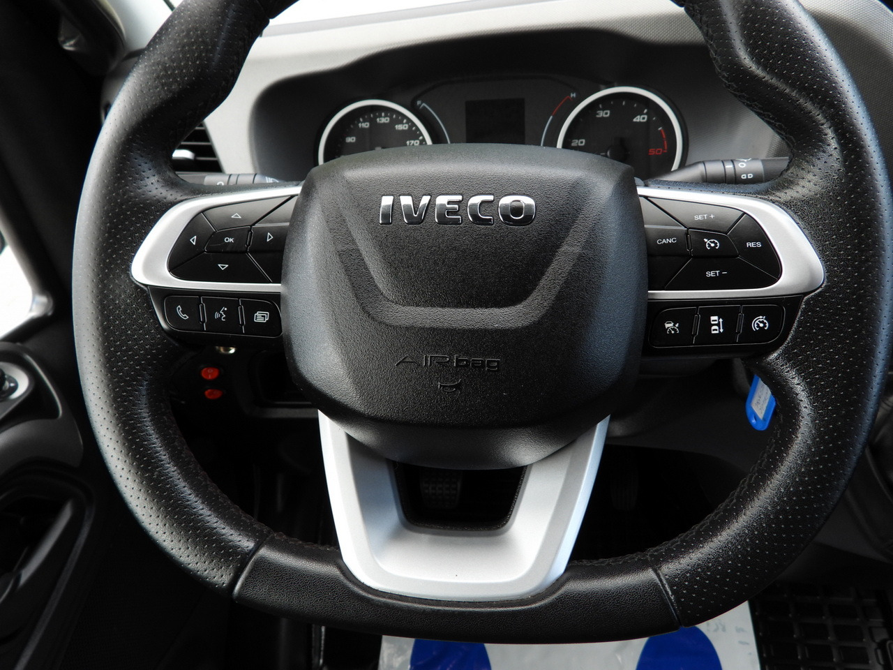 Leasing IVECO DAILY 35S18 BOX LIFT 8 PALLETS WEBASTO CRUISE CONTROL NAVIGATION LED LIGHTS PNEUMATICS AIR CONDITIONING  180HP IVECO DAILY 35S18 BOX LIFT 8 PALLETS WEBASTO CRUISE CONTROL NAVIGATION LED LIGHTS PNEUMATICS AIR CONDITIONING  180HP: gambar 35