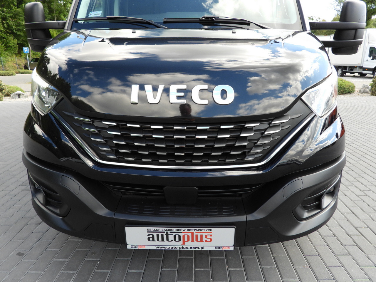 Leasing IVECO DAILY 35S18 BOX LIFT 8 PALLETS WEBASTO CRUISE CONTROL NAVIGATION LED LIGHTS PNEUMATICS AIR CONDITIONING  180HP IVECO DAILY 35S18 BOX LIFT 8 PALLETS WEBASTO CRUISE CONTROL NAVIGATION LED LIGHTS PNEUMATICS AIR CONDITIONING  180HP: gambar 14