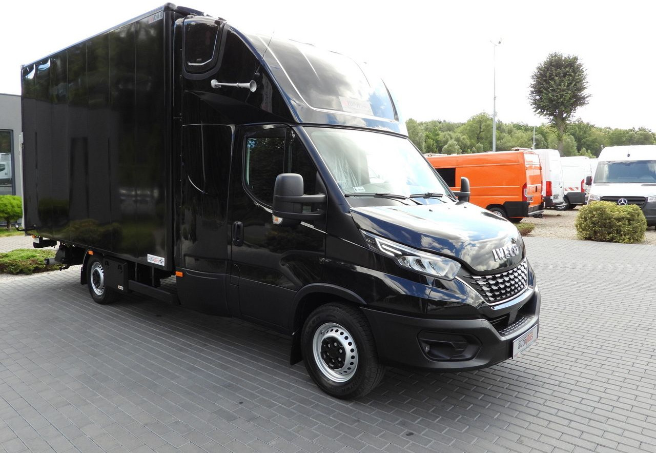 IVECO DAILY 35S18 BOX LIFT 8 PALLETS WEBASTO CRUISE CONTROL NAVIGATION LED LIGHTS PNEUMATICS AIR CONDITIONING 180HP - Van box: gambar 4 IVECO DAILY 35S18 BOX LIFT 8 PALLETS WEBASTO CRUISE CONTROL NAVIGATION LED LIGHTS PNEUMATICS AIR CONDITIONING 180HP - Van box: gambar 4