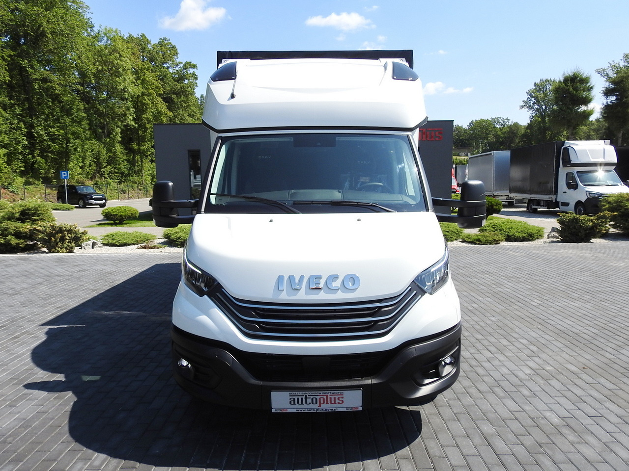 IVECO DAILY 35S18 NEW TARPAULIN 8 PALLETS CRUISE CONTROL NAVIGATION LED LIGHTS AUTOMATIC TRANSMISSION HI-MATIC MANUFACTURERS WARRANTY 180HP - Van dengan terpal samping: gambar 5 IVECO DAILY 35S18 NEW TARPAULIN 8 PALLETS CRUISE CONTROL NAVIGATION LED LIGHTS AUTOMATIC TRANSMISSION HI-MATIC MANUFACTURERS WARRANTY 180HP - Van dengan terpal samping: gambar 5