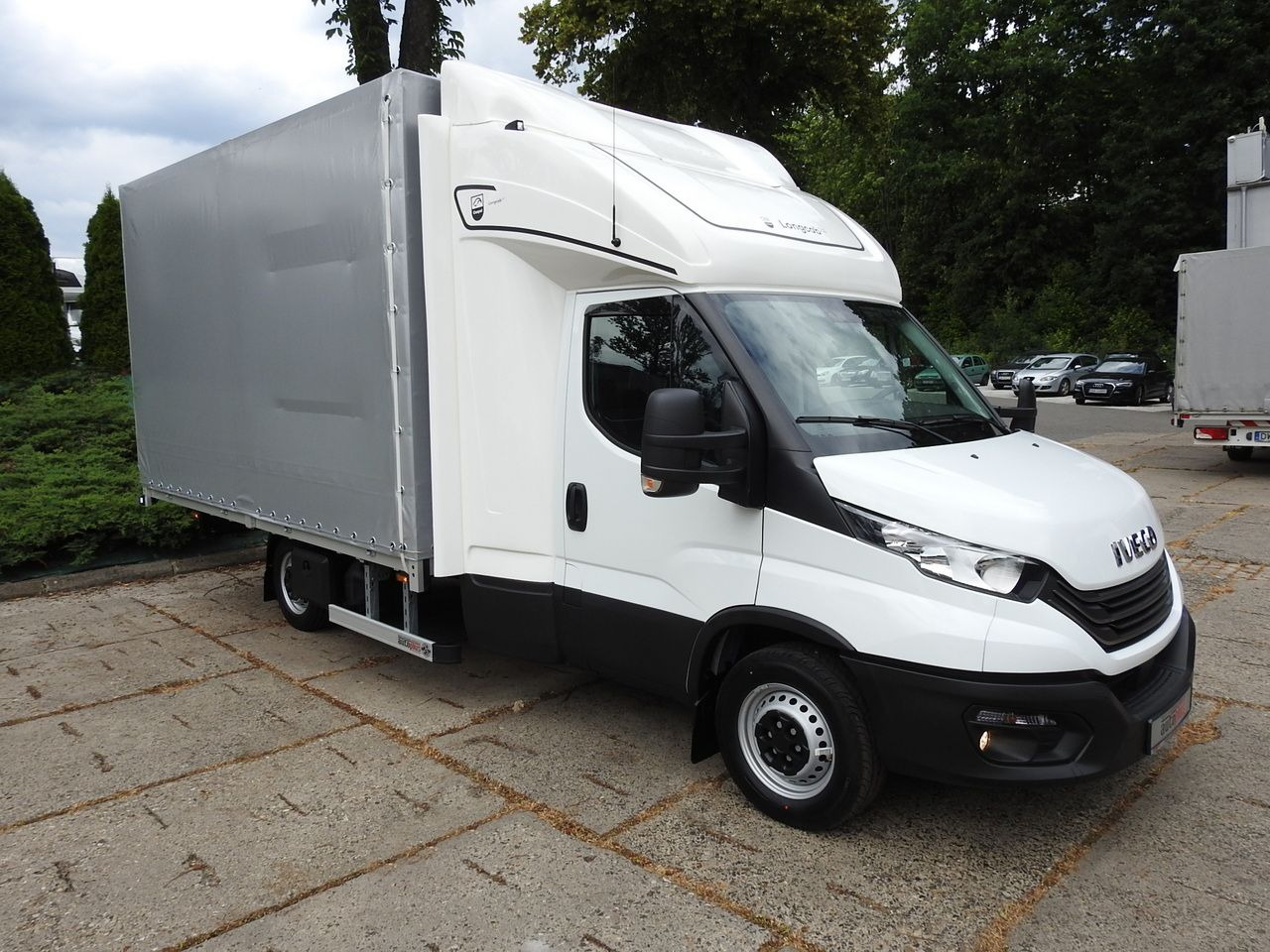 IVECO DAILY 35S18 NEW TARPAULIN WEBASTO CRUISE CONTROL AIR CONDITIONING 180HP - Van dengan terpal samping: gambar 4 IVECO DAILY 35S18 NEW TARPAULIN WEBASTO CRUISE CONTROL AIR CONDITIONING 180HP - Van dengan terpal samping: gambar 4