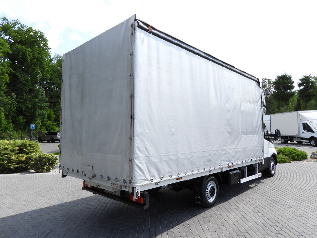 IVECO DAILY 35S18 TARPAULIN 10 PALLETS CRUISE CONTROL LED LIGHTS AIR CONDITIONING 180HP - Van dengan terpal samping: gambar 3 IVECO DAILY 35S18 TARPAULIN 10 PALLETS CRUISE CONTROL LED LIGHTS AIR CONDITIONING 180HP - Van dengan terpal samping: gambar 3