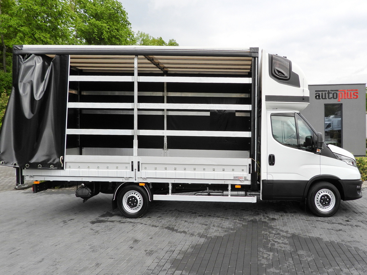 Van dengan terpal samping IVECO DAILY  35S18 TARPAULIN 10 PALLETS WEBASTO CRUISE CONTROL AIR CONDITIONING  180HP: gambar 8