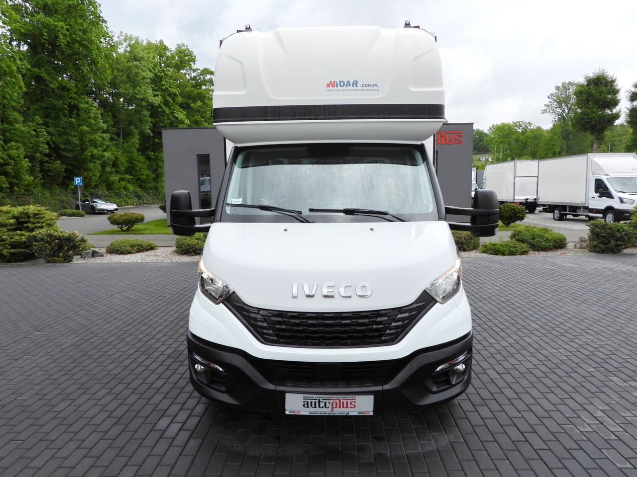 IVECO DAILY  35S18 TARPAULIN 10 PALLETS WEBASTO CRUISE CONTROL AIR CONDITIONING  180HP - Van dengan terpal samping: gambar 5 IVECO DAILY  35S18 TARPAULIN 10 PALLETS WEBASTO CRUISE CONTROL AIR CONDITIONING  180HP - Van dengan terpal samping: gambar 5