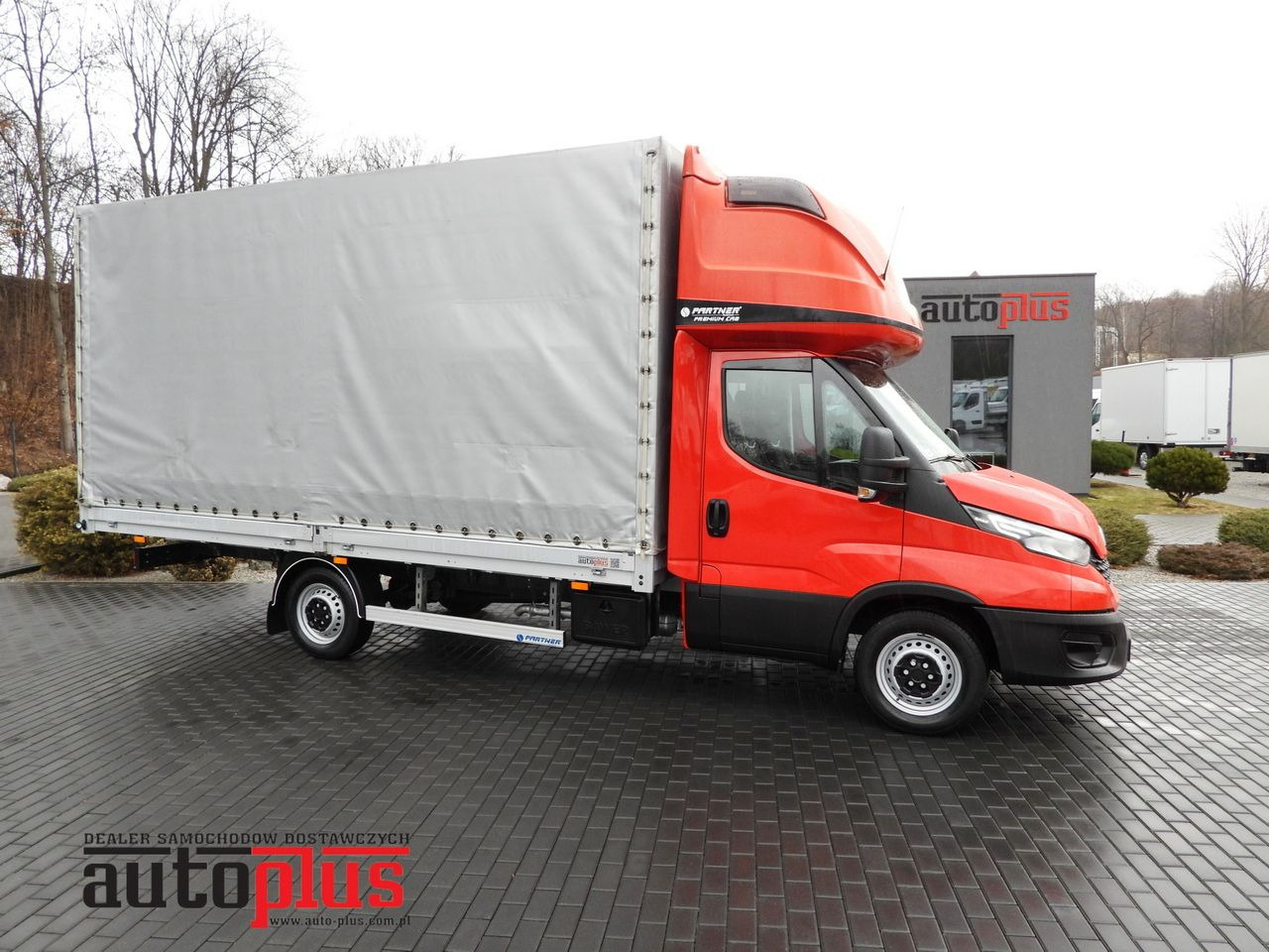 IVECO DAILY 35S18 TARPAULIN 10 PALLETS WEBASTO CRUISE CONTROL LED LIGHTS AIR CONDITIONING 180HP - Van dengan terpal samping: gambar 1 IVECO DAILY 35S18 TARPAULIN 10 PALLETS WEBASTO CRUISE CONTROL LED LIGHTS AIR CONDITIONING 180HP - Van dengan terpal samping: gambar 1