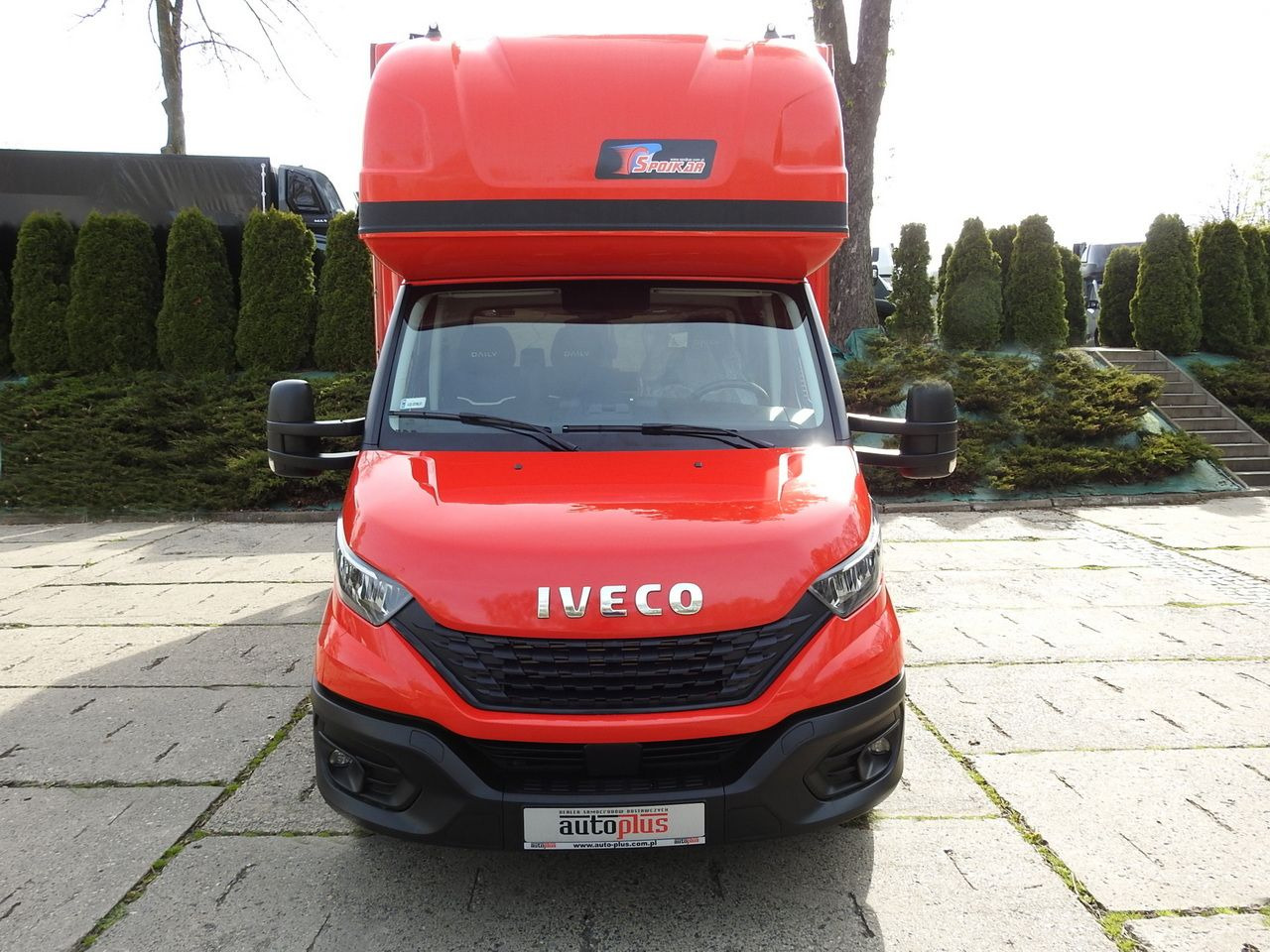 IVECO DAILY 35S18 TARPAULIN 10 PALLETS WEBASTO CRUISE CONTROL LED LIGHTS AIR CONDITIONING 180HP - Van dengan terpal samping: gambar 5 IVECO DAILY 35S18 TARPAULIN 10 PALLETS WEBASTO CRUISE CONTROL LED LIGHTS AIR CONDITIONING 180HP - Van dengan terpal samping: gambar 5