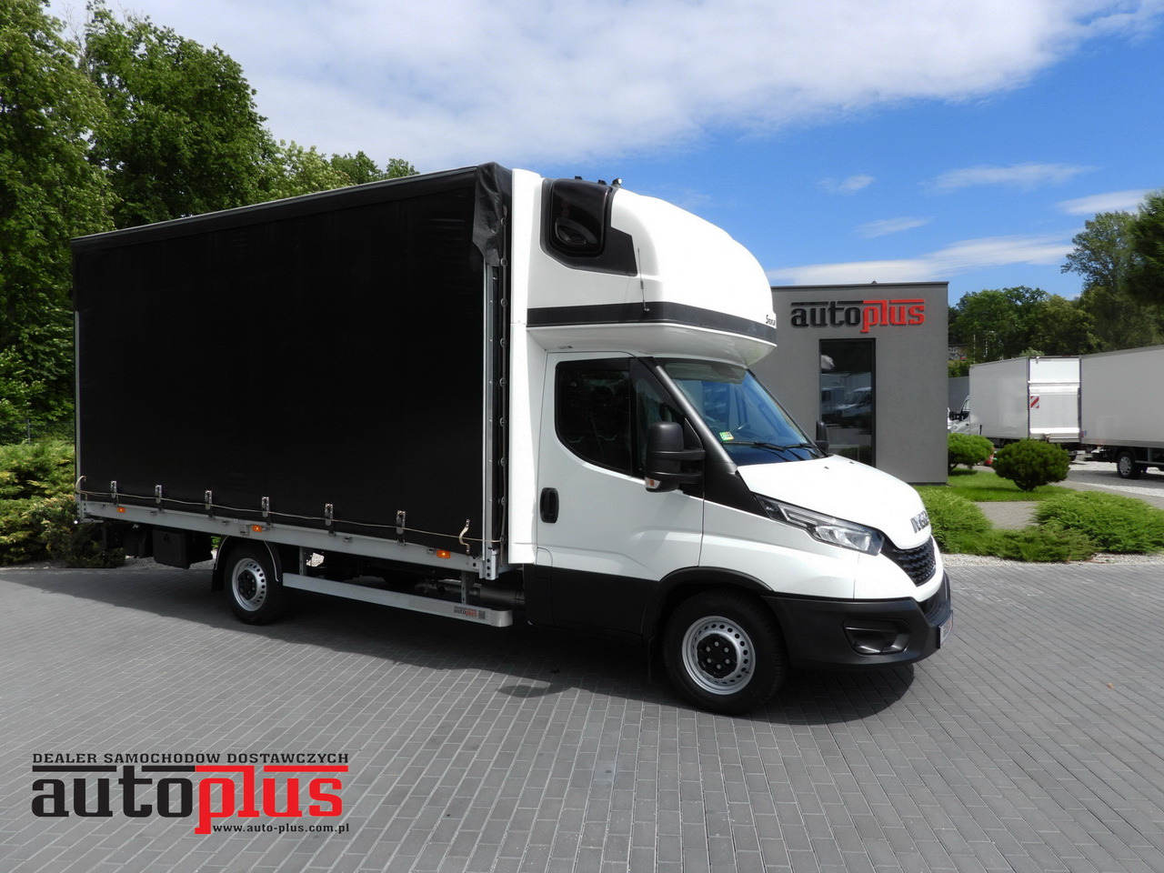 IVECO DAILY 35S18 TARPAULIN 10 PALLETS WEBASTO CRUISE CONTROL LED LIGHTS PNEUMATICS AIR CONDITIONING 180HP - Van dengan terpal samping: gambar 1 IVECO DAILY 35S18 TARPAULIN 10 PALLETS WEBASTO CRUISE CONTROL LED LIGHTS PNEUMATICS AIR CONDITIONING 180HP - Van dengan terpal samping: gambar 1