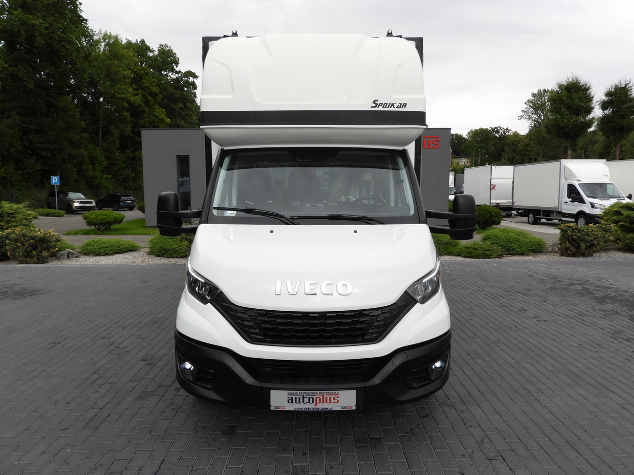 IVECO DAILY 35S18 TARPAULIN 10 PALLETS WEBASTO CRUISE CONTROL NAVIGATION LED LIGHTS AIR CONDITIONING 180HP - Van dengan terpal samping: gambar 5 IVECO DAILY 35S18 TARPAULIN 10 PALLETS WEBASTO CRUISE CONTROL NAVIGATION LED LIGHTS AIR CONDITIONING 180HP - Van dengan terpal samping: gambar 5