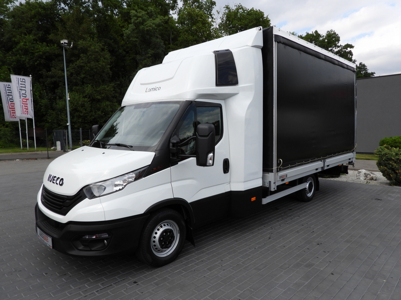 IVECO DAILY 35S18 TARPAULIN LIFT 10 PALLETS WEBASTO CRUISE CONTROL PNEUMATICS AIR CONDITIONING 180HP - Van dengan terpal samping: gambar 5 IVECO DAILY 35S18 TARPAULIN LIFT 10 PALLETS WEBASTO CRUISE CONTROL PNEUMATICS AIR CONDITIONING 180HP - Van dengan terpal samping: gambar 5
