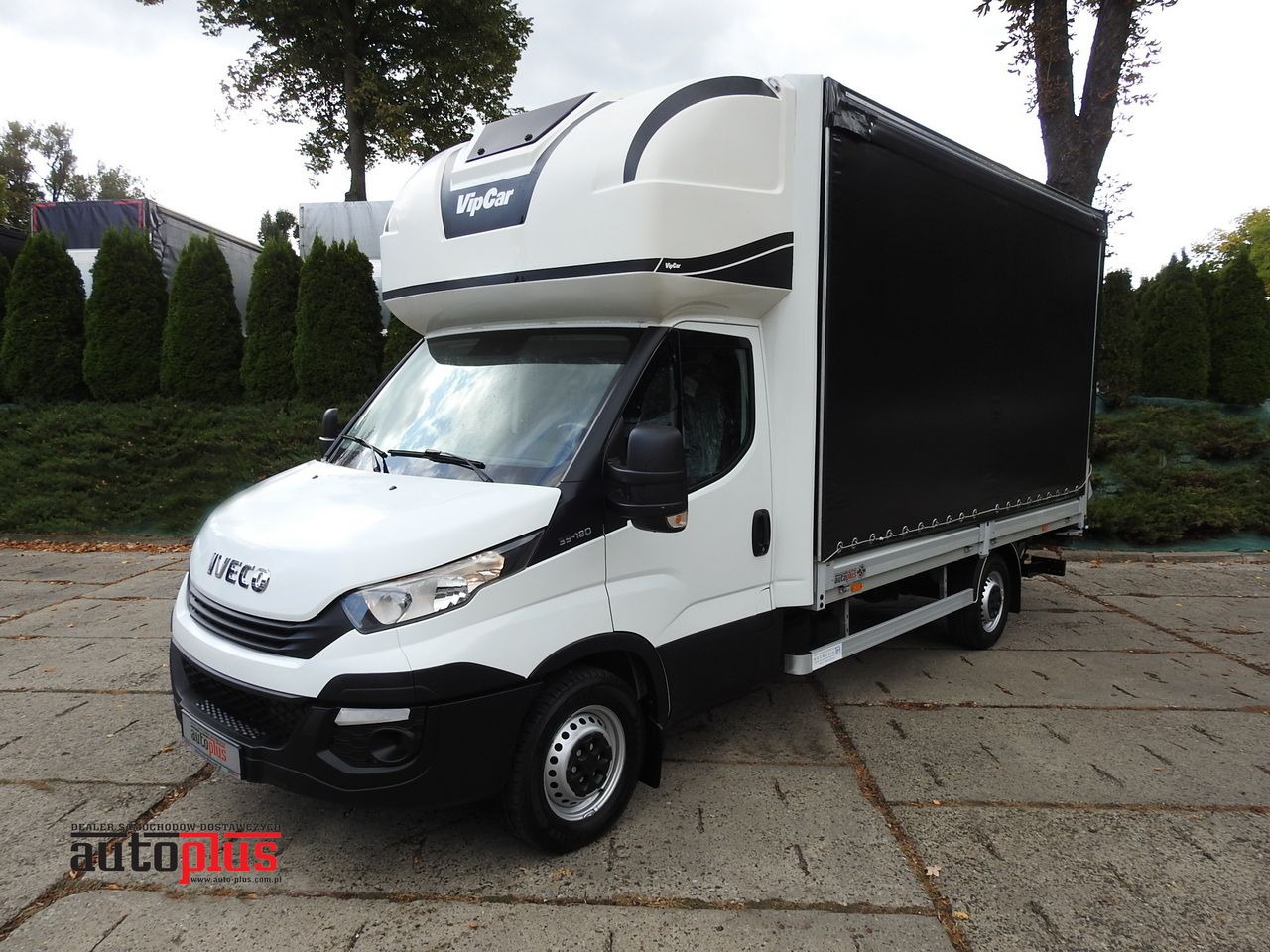 IVECO DAILY 35S18 TARPAULIN LIFT 8 PALLETS CRUISE CONTROL AIR CONDITIONING 180HP - Van dengan terpal samping: gambar 1 IVECO DAILY 35S18 TARPAULIN LIFT 8 PALLETS CRUISE CONTROL AIR CONDITIONING 180HP - Van dengan terpal samping: gambar 1