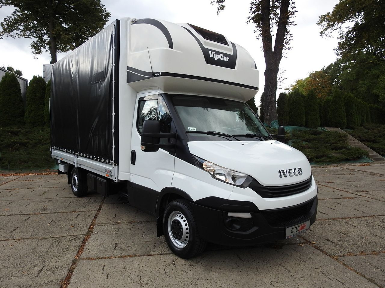 IVECO DAILY 35S18 TARPAULIN LIFT 8 PALLETS CRUISE CONTROL AIR CONDITIONING 180HP - Van dengan terpal samping: gambar 4 IVECO DAILY 35S18 TARPAULIN LIFT 8 PALLETS CRUISE CONTROL AIR CONDITIONING 180HP - Van dengan terpal samping: gambar 4